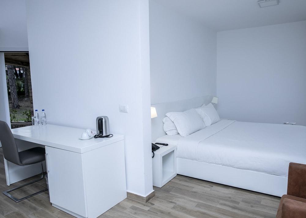 Prestige Resort Durres Qerret ภายนอก รูปภาพ
