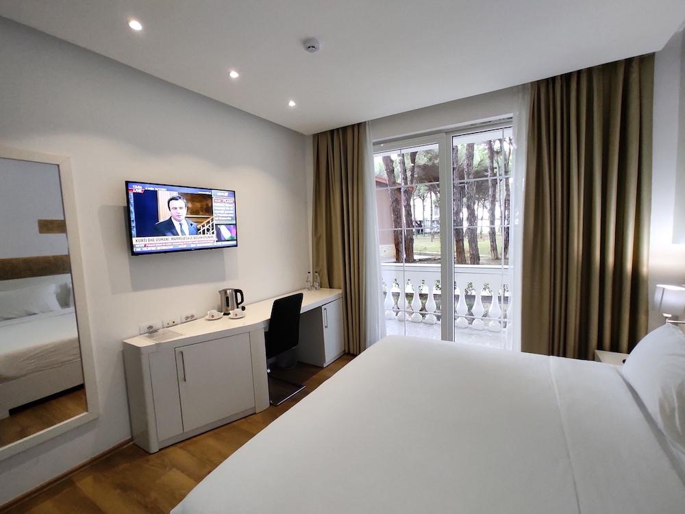Prestige Resort Durres Qerret ภายนอก รูปภาพ
